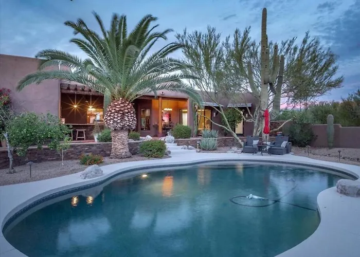 Holiday home Desert Hideaway Shuffleboard Court Golf Billiards