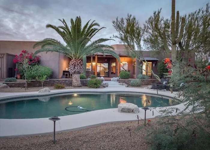 Desert Hideaway Shuffleboard Court Golf Billiards Holiday home